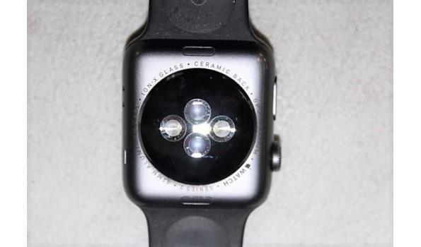 smartwatch, APPLE Iwatch series2, zonder kabels,werking niet gekend, mogelijks Icloud locked, enkel geschikt voor reserveonderdelen
